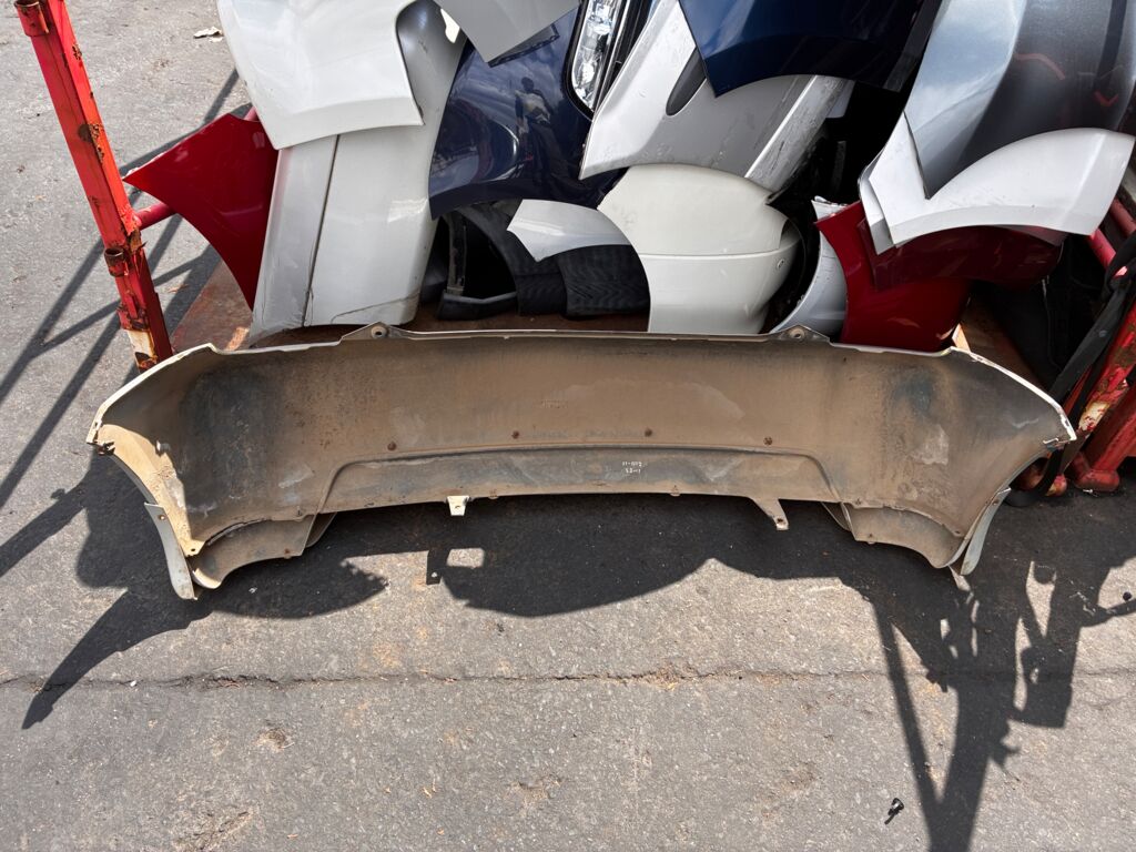 Бампер на Toyota Ist NCP61 Фото 5