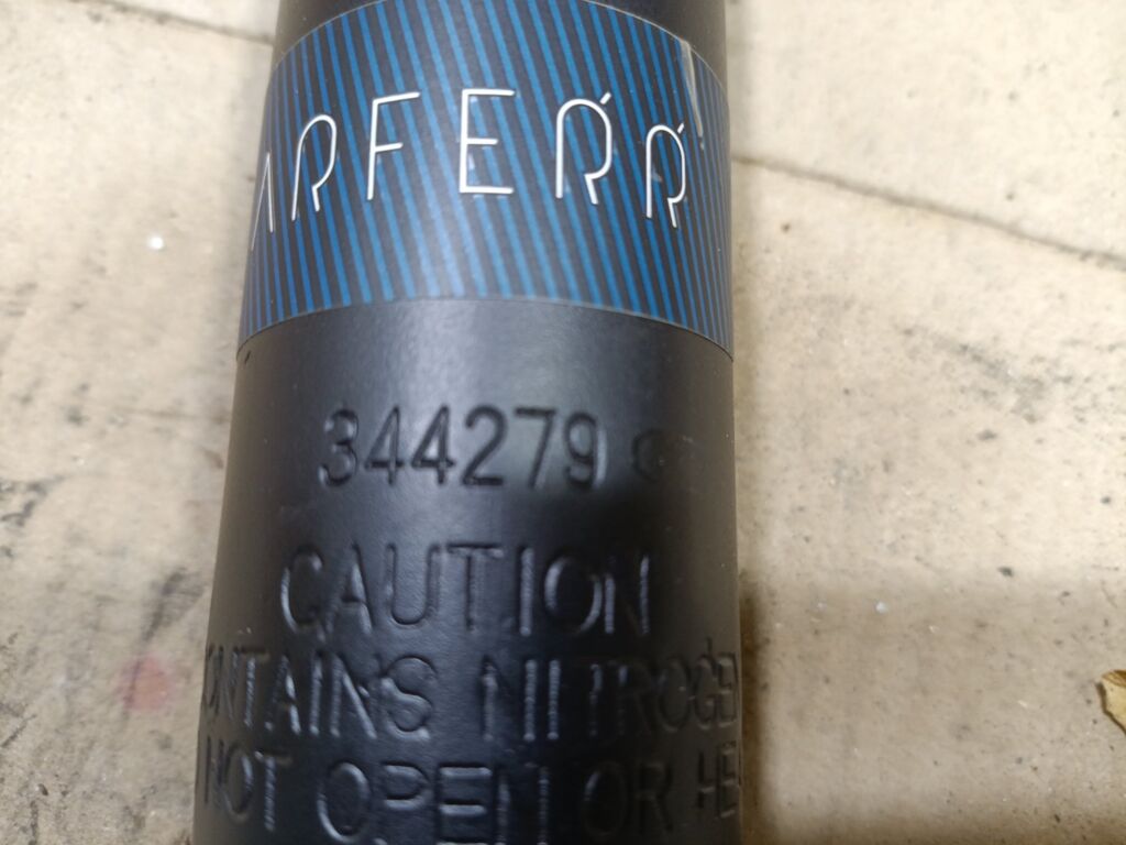 Амортизатор на Isuzu Bighorn UBS69DW CARFERR CR-003F-UBS69G  0342001  0342003  0342005  0342007  0342018  0342019  0342080  0342086  0344189  101 519  104411  104661  104674  105014  1242101509  127304  19-019444  19019444  215551  22012270  22012271  22012272  27-792-9  311 362  344279  344298  352105080000  352501080000  4001670  443351  553009  553090  554125  565022  802275  821886SPORT  822085SPORT  82501014  8292070760  854S0043  8947346362  8970393201  8971200361  9003101  9003102  9003103  90093722  90094150  90094151  90094152  90094631  90105586  90421625  9290473  9293981  9293985  95511389  97039320  97120036  97179443  A21011  AGX103MT  BNE1944  C22196  CR8861  D22196  DV1321  DV1637  G12528LR  GSA344279  MA00730  MA90029  MJ00730  MJ90029  MM00730  MM90029  PPK10107  PPK10207  PSA344279  SG2104  SJ-003F-UBS69G  SSB2105HN  SSB2501HN  ST-003F-UBS69G  TAA1004, Переднее расположение