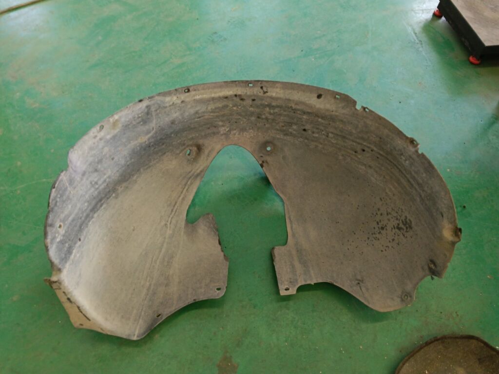 Подкрылок на Volkswagen Touareg 7L BRJ 7L6809962F  8400-792  915.VW11167AR  9580FP1T  9585388  GDIF0012R  IK-1358  JH20TR03032R  PVW11071AR  SF10TR0332R  ST-VW60-016L-1  VG11060AR  VW11060AR  VW600016L-0R00  VW600016L0R00  VWTOU03-300-R  VWTOU03300R, Переднее Правое расположение