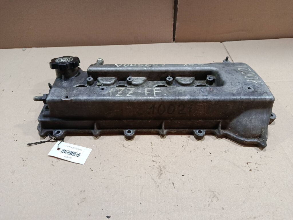 Клапанная крышка на Toyota Vista ZZV50 1ZZ-FE Фото 4