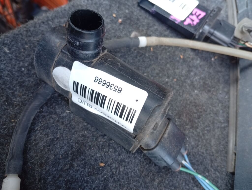 Насос омывателя стекла на Toyota Funcargo NCP20 2NZ-FE 85330-20460  85330-52030