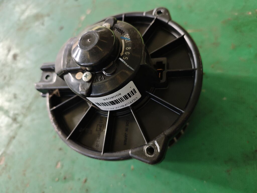 Мотор печки на Honda Jazz GD3