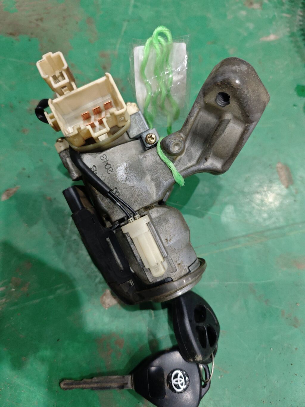 Замок зажигания на Toyota Camry ACV30L