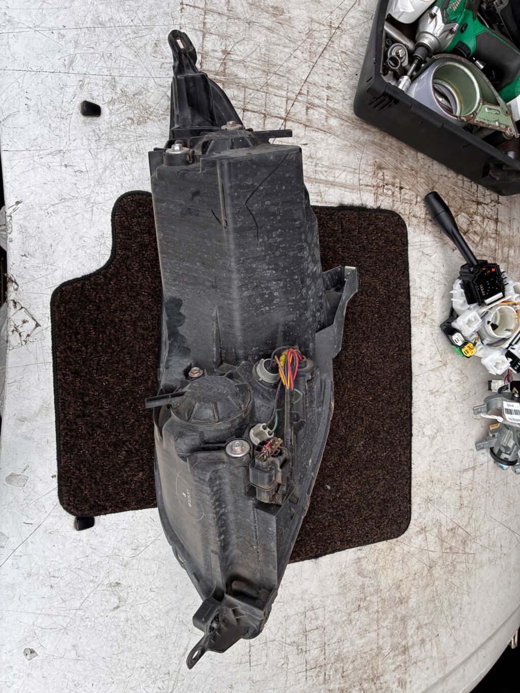 Фара на Mitsubishi Colt Z21A P2970, Правое расположение