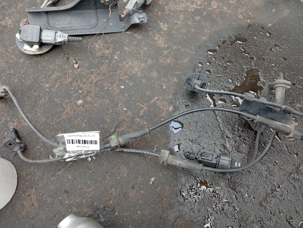 Датчик ABS на Honda Freed GB3 L15A, Переднее расположение