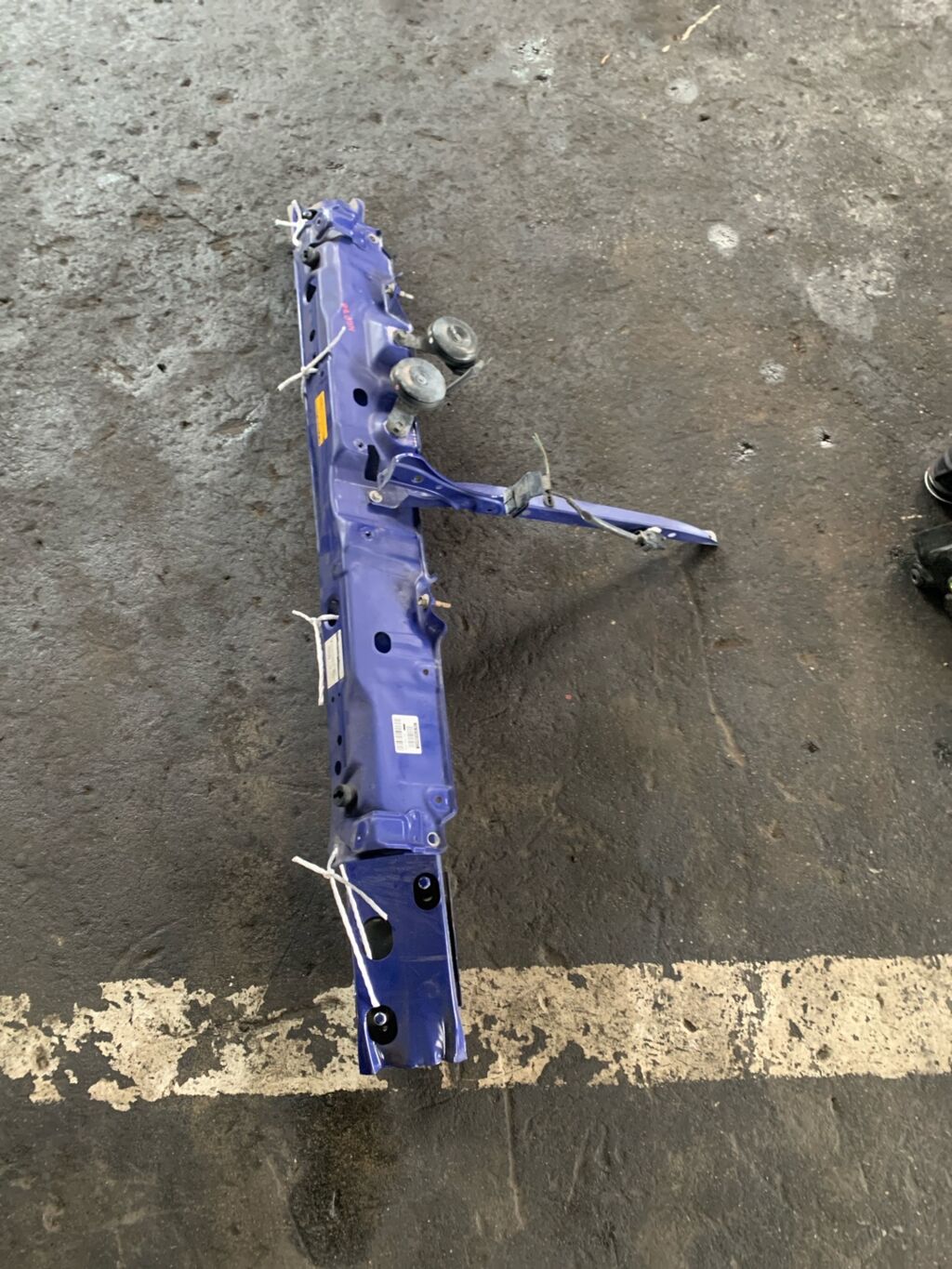 Жесткость бампера на Toyota Will Cypha NCP70 52131-52050, Переднее расположение