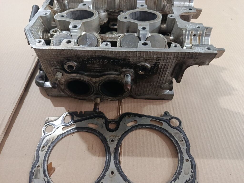 Головка блока цилиндров на Subaru Legacy Wagon BH5 EJ206 Фото 7