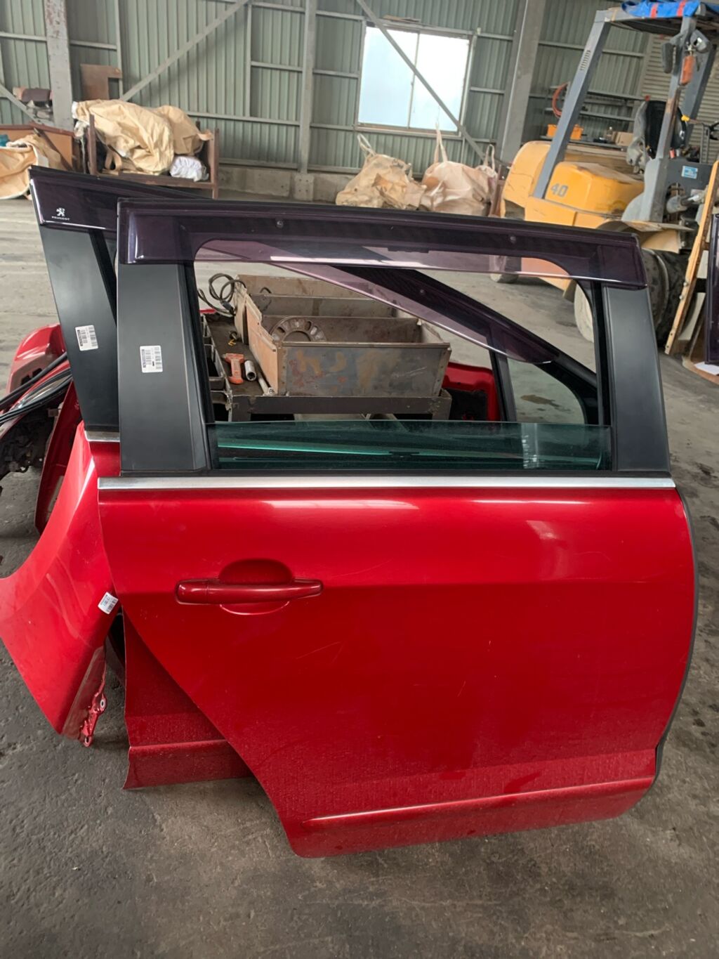 Дверь боковая на Peugeot 5008 VF30 63821км, Заднее Правое расположение