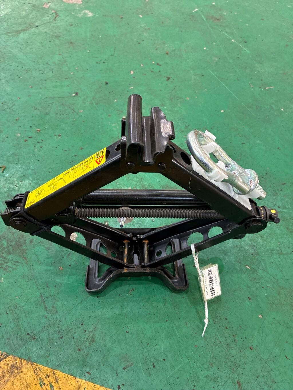 Домкрат на Ford Focus 2 5M51-17080-AB