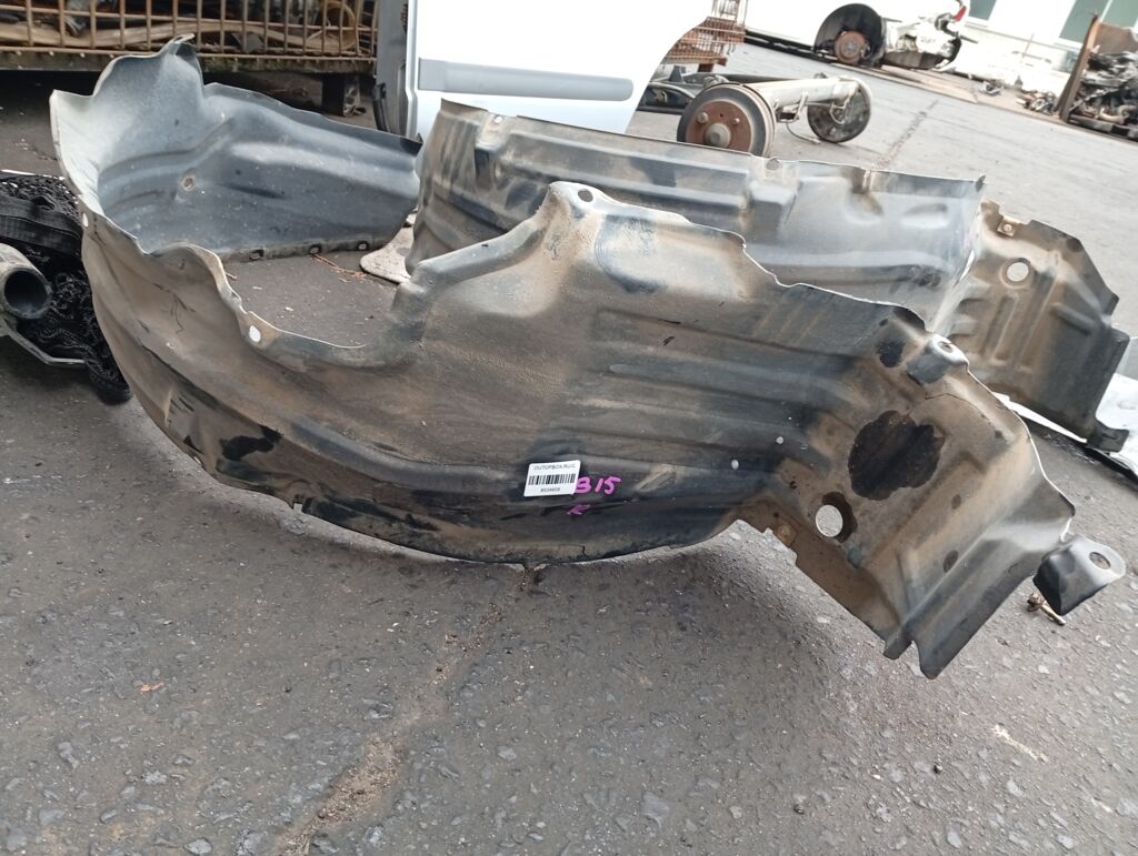 Подкрылок на Nissan Sunny FB15 QG15DE Фото 2