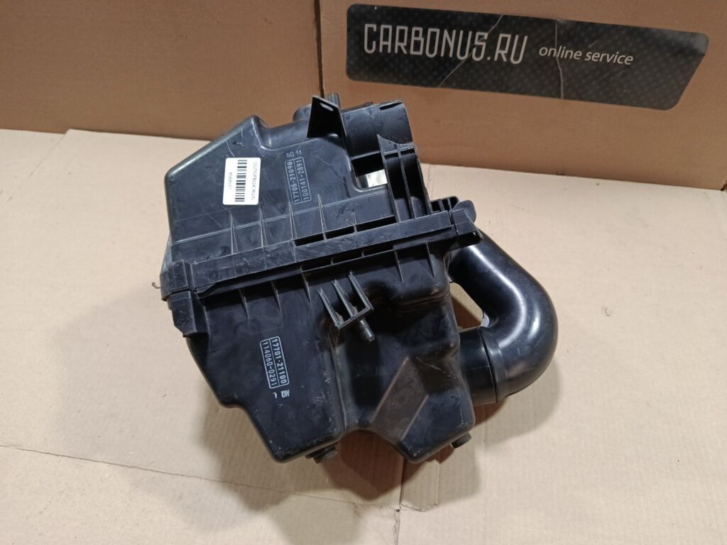 Корпус воздушного фильтра на Toyota Corolla Axio NZE161 1NZ-FE