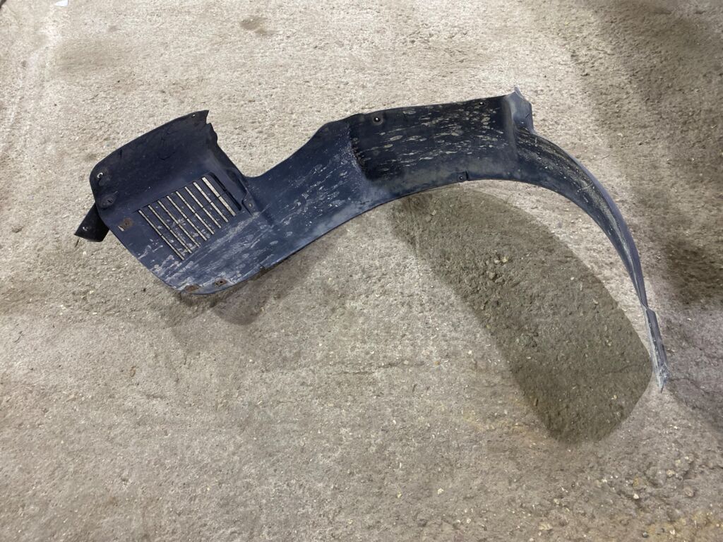 Подкрылок на Audi Tt 8N 8N0821172, Переднее Правое расположение