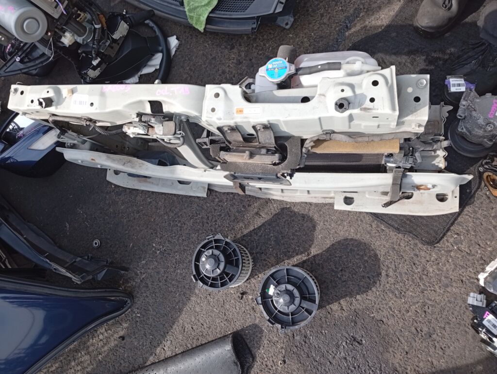 Телевизор на Daihatsu Tanto LA600S KF-VE Фото 2