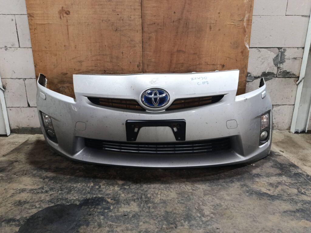 Бампер на Toyota Prius ZVW30, Переднее расположение