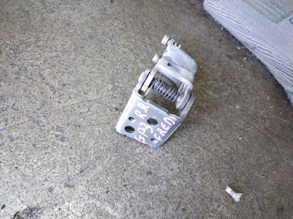 Ролик двери на Honda Freed Hybrid GP3, Заднее Правое расположение