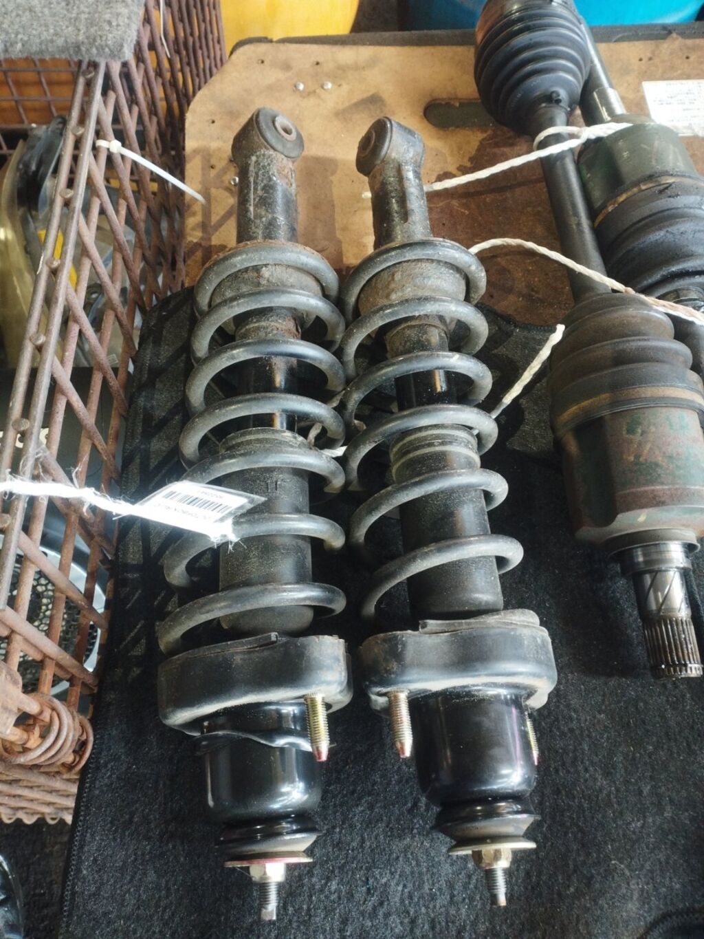 Стойка амортизатора на Mitsubishi Outlander CW5W 4B12 341454  4162A034  4162A069  4162A206  4162A239  4162A304  CR-049R-CW5W  CR8854  NSF1088  U20066, Заднее расположение
