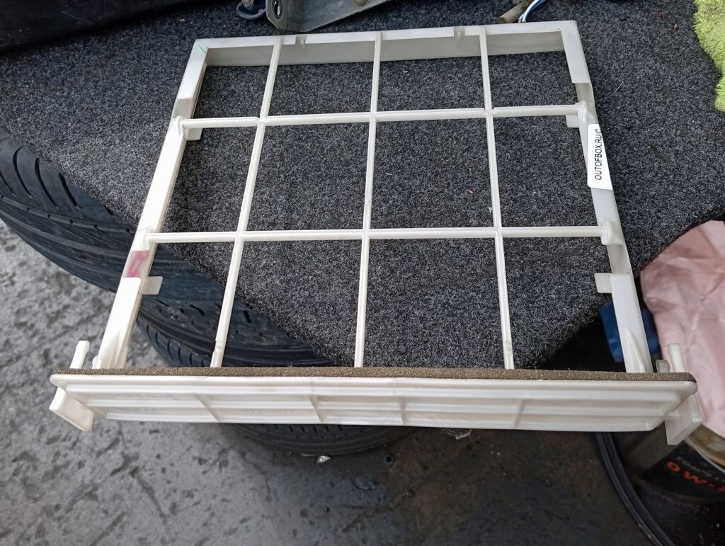 Корпус салонного фильтра на Toyota Noah AZR60G 1AZ-FSE 88899-41010