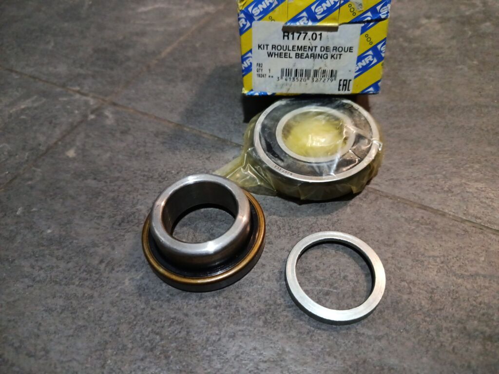 Подшипник ступицы на Suzuki SNR 09262-35031, Заднее расположение