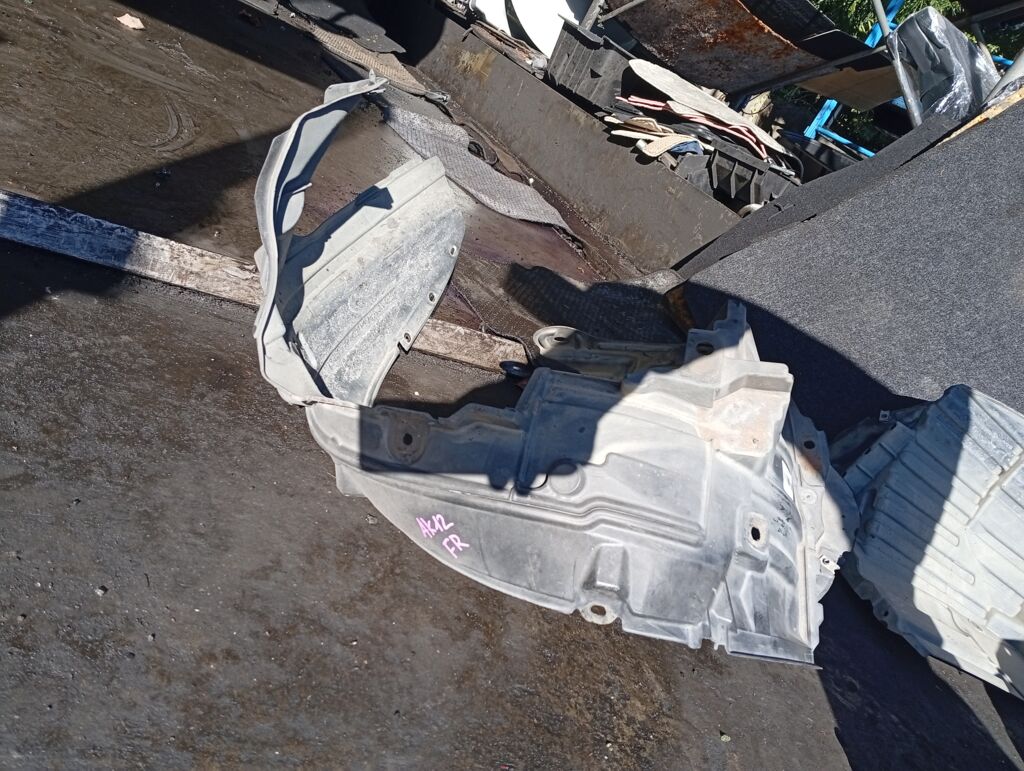 Подкрылок на Nissan March AK12 CR12DE 63842-CT01A, Переднее Правое расположение