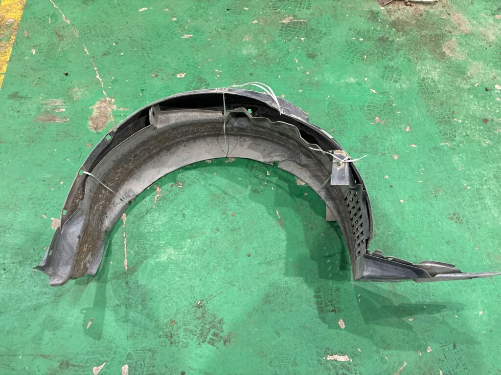 Подкрылок на Hyundai Accent MC 4GEE 86812-1F000  86811-1F000, Переднее расположение