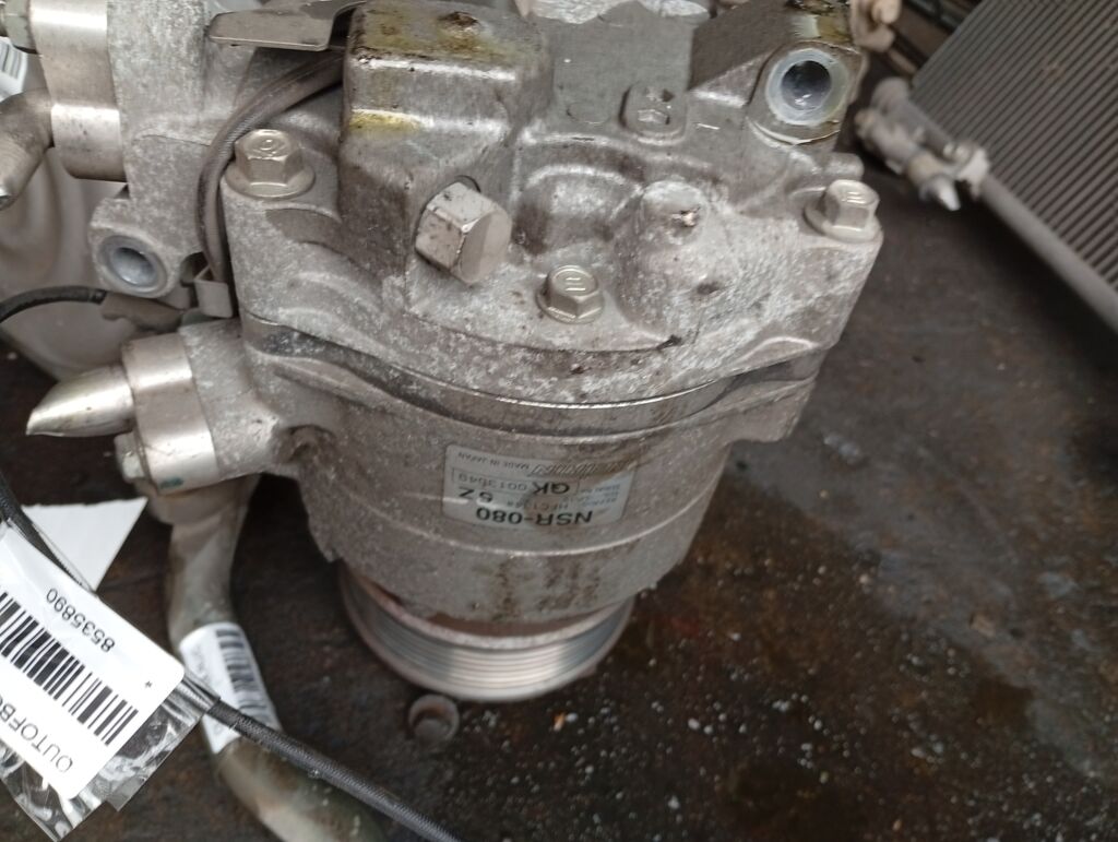 Компрессор кондиционера на Honda Stream RN8 R20A