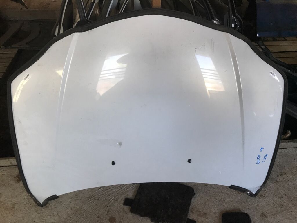 Капот на Mazda Axela BK5P
