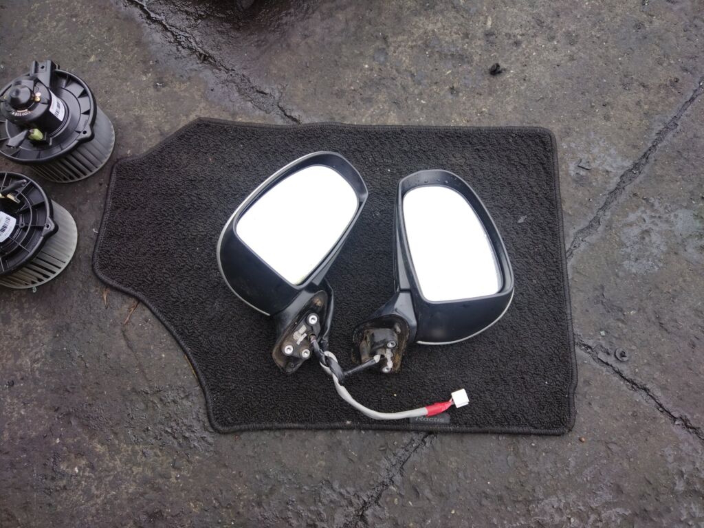 Зеркало двери боковой на Toyota Prius ZVW30 Фото 3