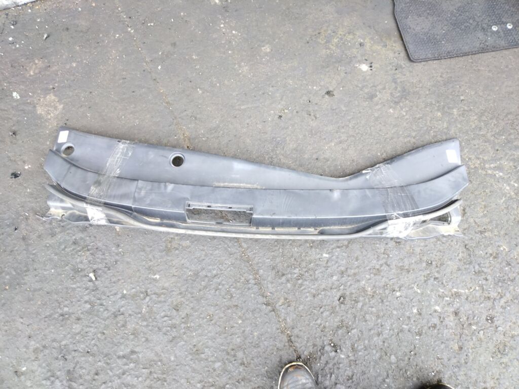 Решетка под лобовое стекло 74200-TM8A-0002-50 на Honda Insight ZE2 Фото 4