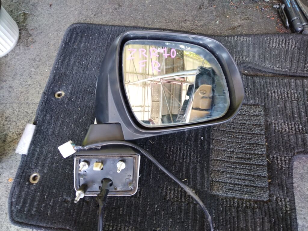 Зеркало двери боковой на Toyota Voxy ZRR70G Фото 4