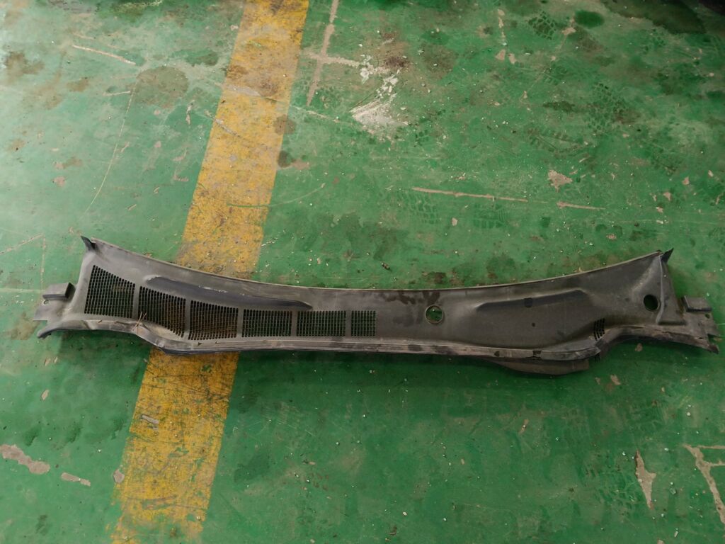Решетка под лобовое стекло на Toyota Camry ACV40 55781-06130  55708-06130