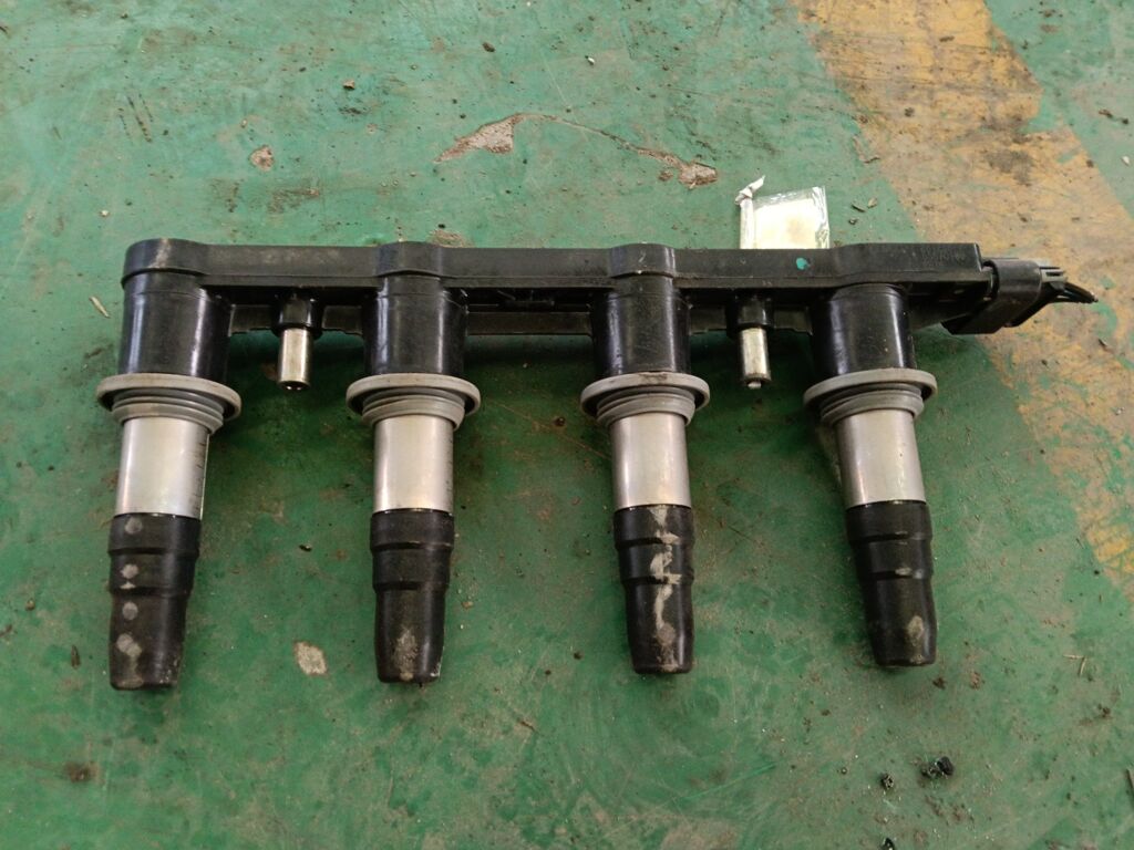 Катушка зажигания на Chevrolet Cruze J300 F18D4 55570160  28125877