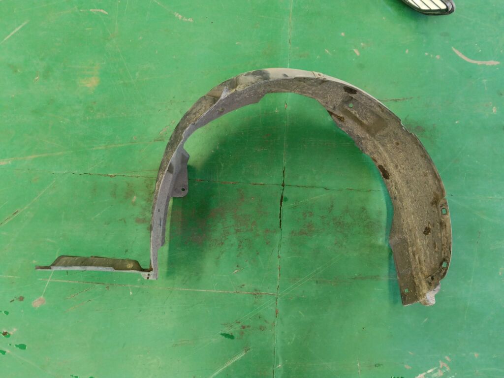 Подкрылок на Kia Cerato TD G4FC 86813-1X000  86815-1X000, Переднее Левое расположение