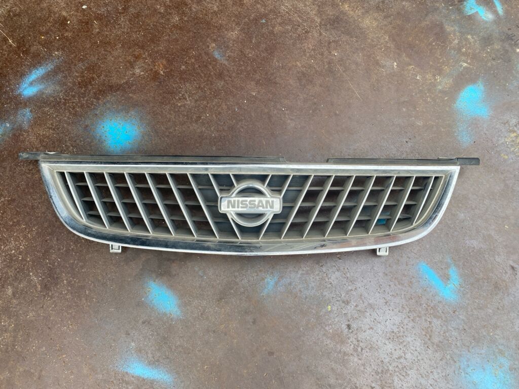 Решетка радиатора на Nissan Sunny FB15 623104M460