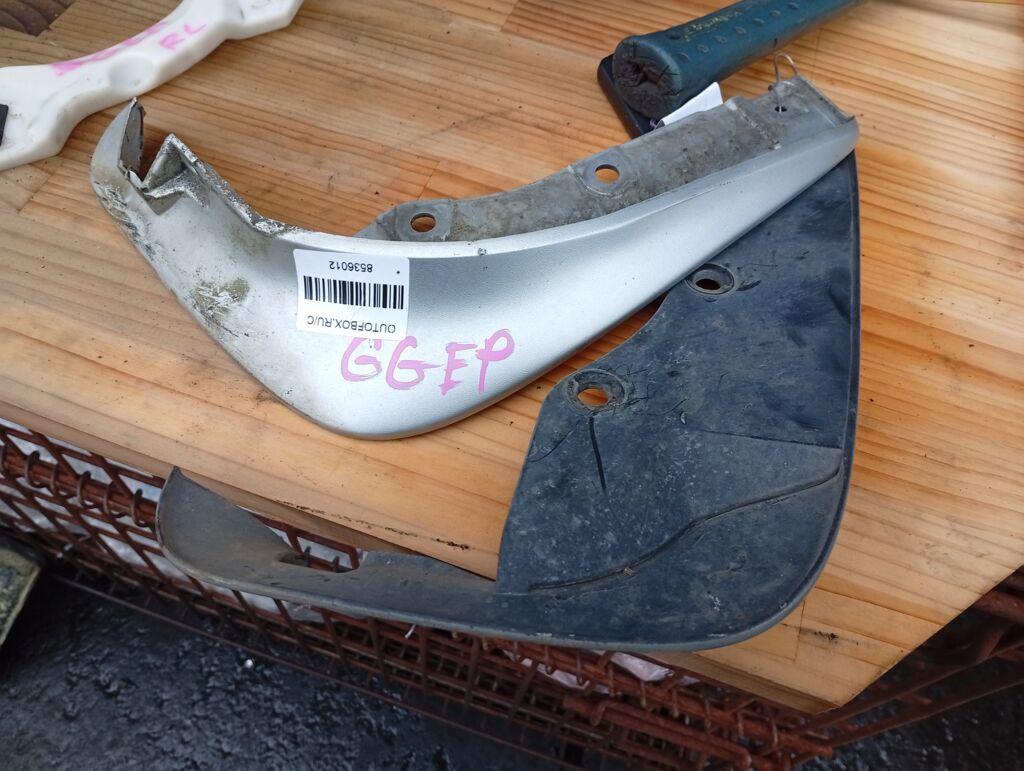 Брызговик на Mazda Atenza GGEP, Заднее расположение