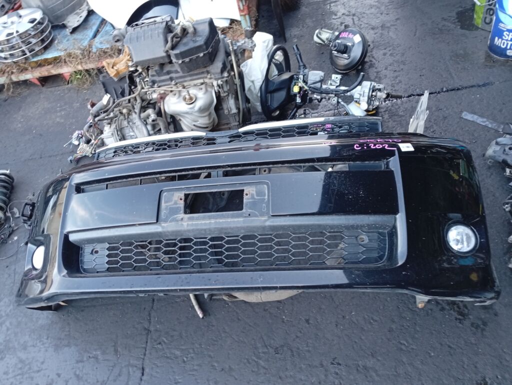 Бампер на Toyota Voxy ZRR70G 0W-1 52119-28F70, Переднее расположение