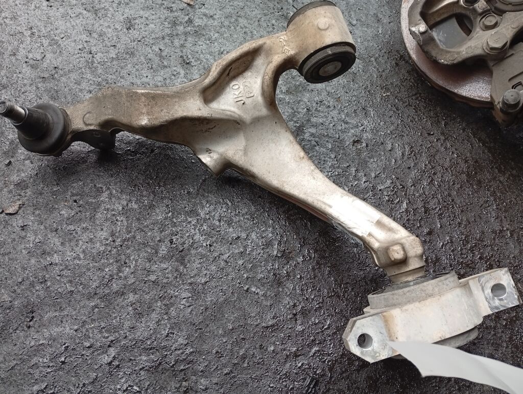 Рычаг на Nissan Skyline PV36 VQ35HR, Переднее Правое Нижнее расположение