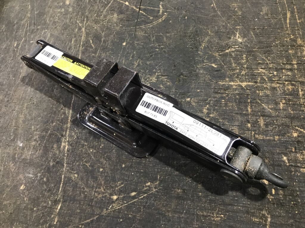Домкрат на Toyota 09111-28091