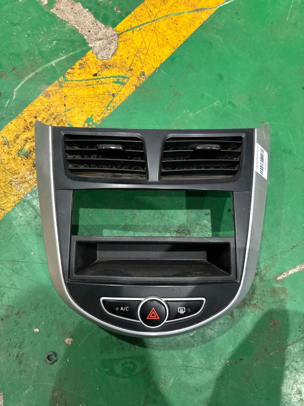 Консоль магнитофона на Hyundai Solaris RB 84741-0U000  84742-0U000