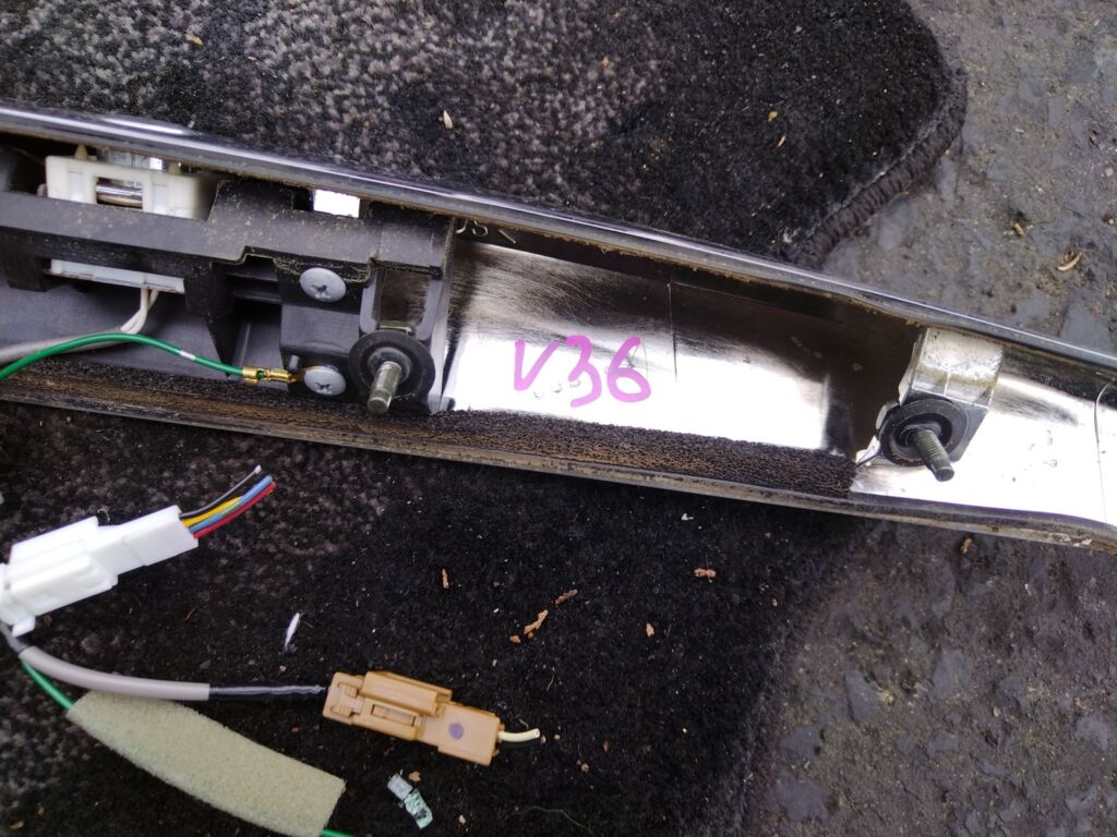 Спойлер на Nissan Skyline V36 84810-JK660