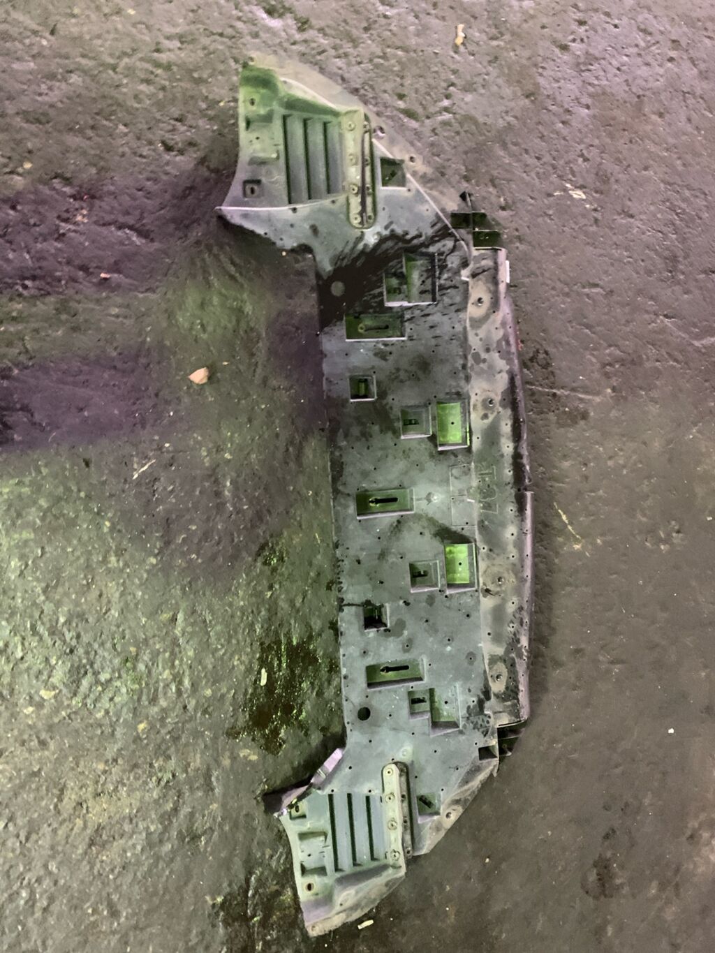 Защита бампера на Peugeot 5008 VF30 63821км 9686646580, Переднее расположение