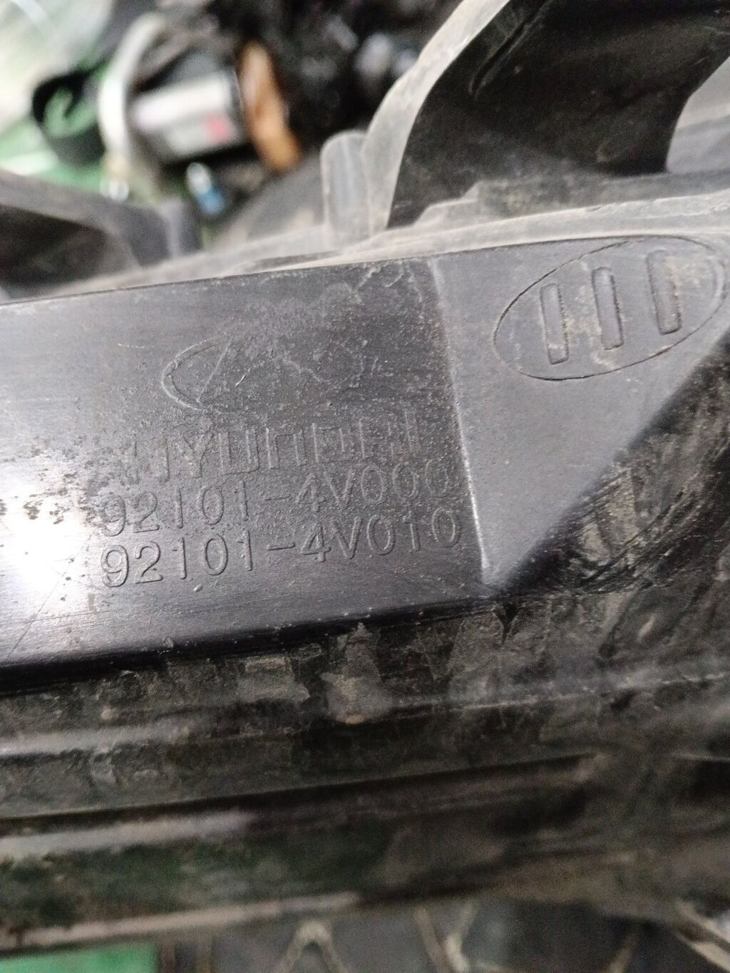 Фара на Hyundai Elantra MD 92101-4V000  92101-4V010, Левое расположение