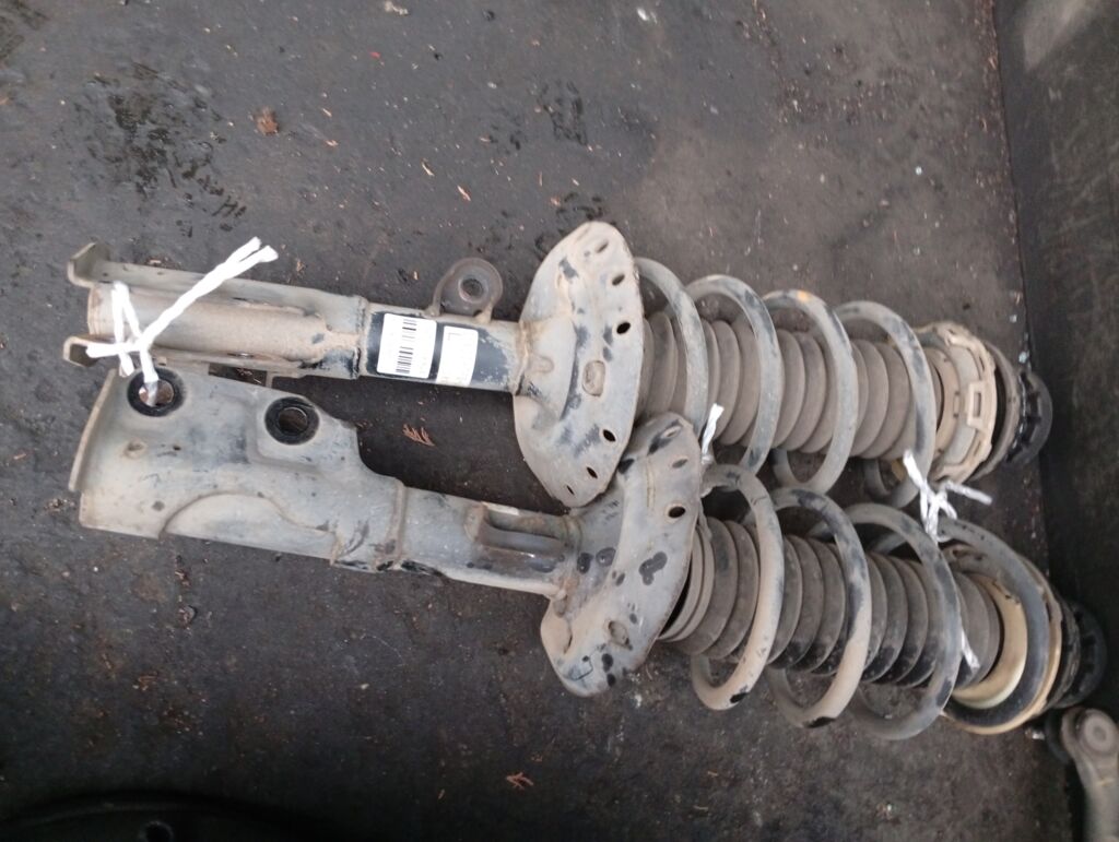 Стойка амортизатора на Honda Fit GE6 L13A, Переднее расположение