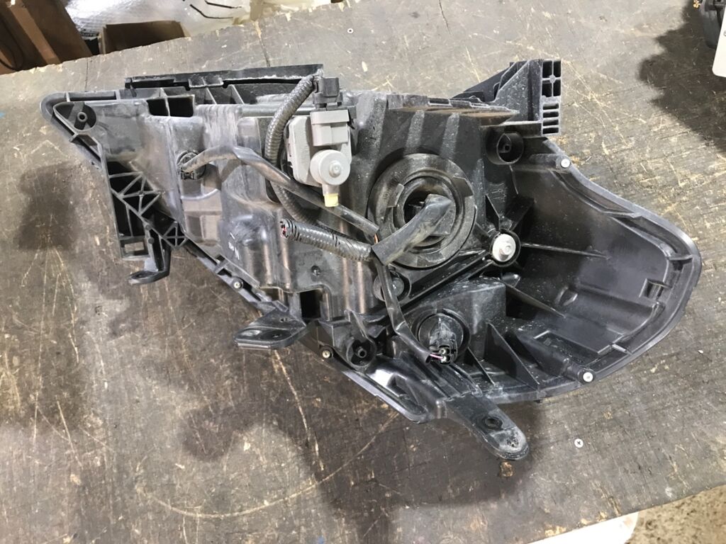 Фара P7779 P7779 на Nissan Tiida C11 Фото 2