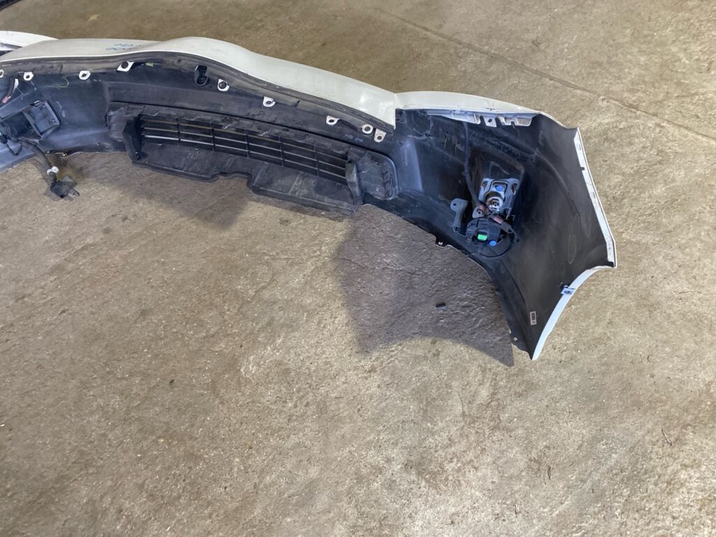 Бампер 04709 04709 на Toyota Prius ZVW30 Фото 4