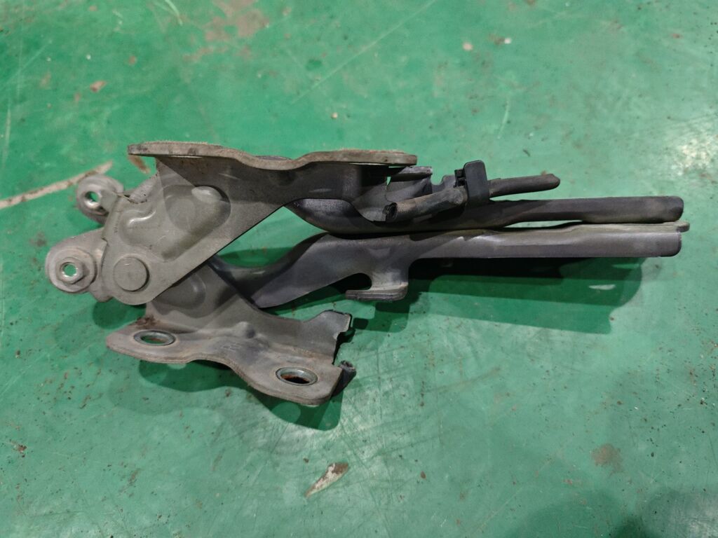 Крепление капота на Chevrolet Cruze J300 96932077  96932078