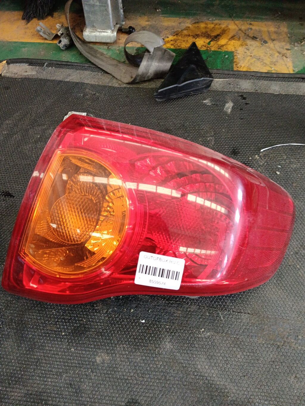 Стоп на Toyota Corolla ZRE151L 02-123, Правое расположение