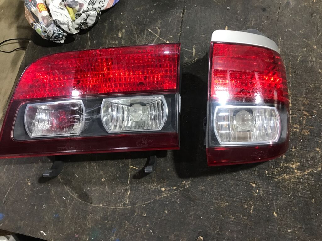 Стоп на Toyota Hiace Regius KCH46G 26-107, Правое расположение