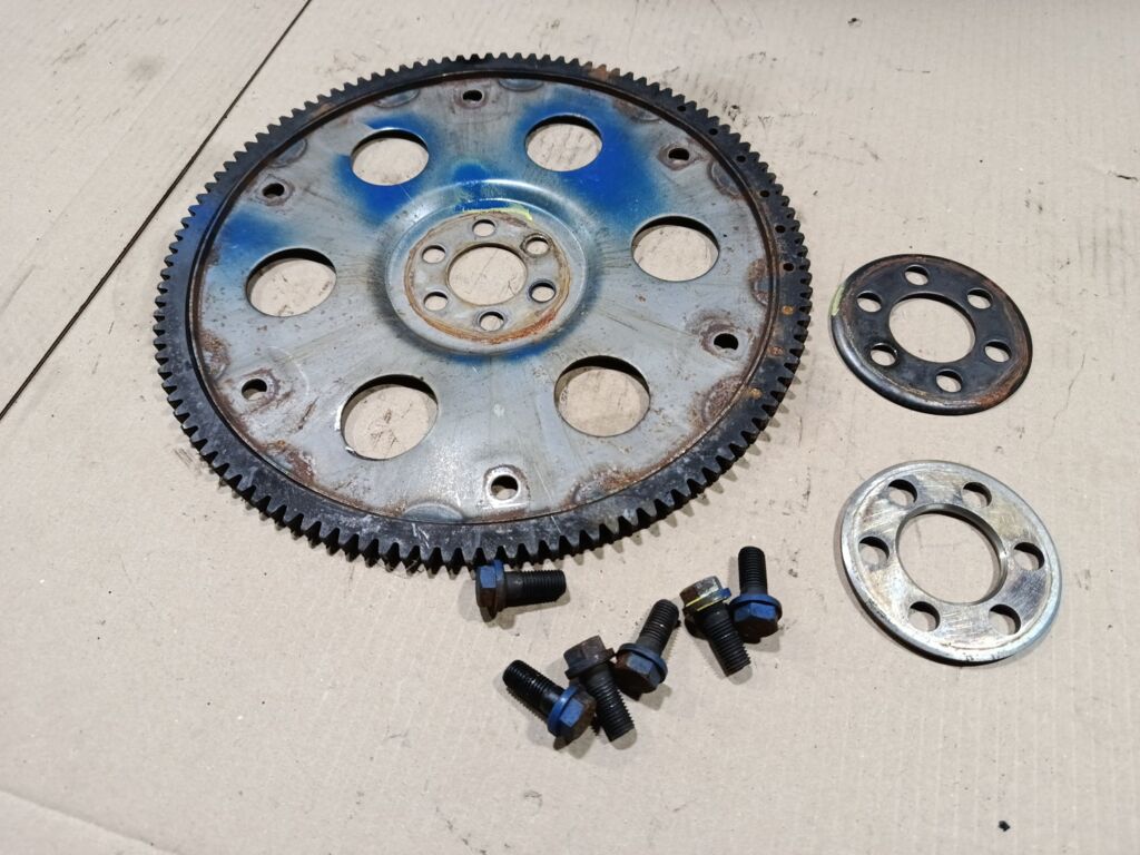 Маховик 32101-24012 на Toyota Mark Ii GX100 1G-FE Фото 2