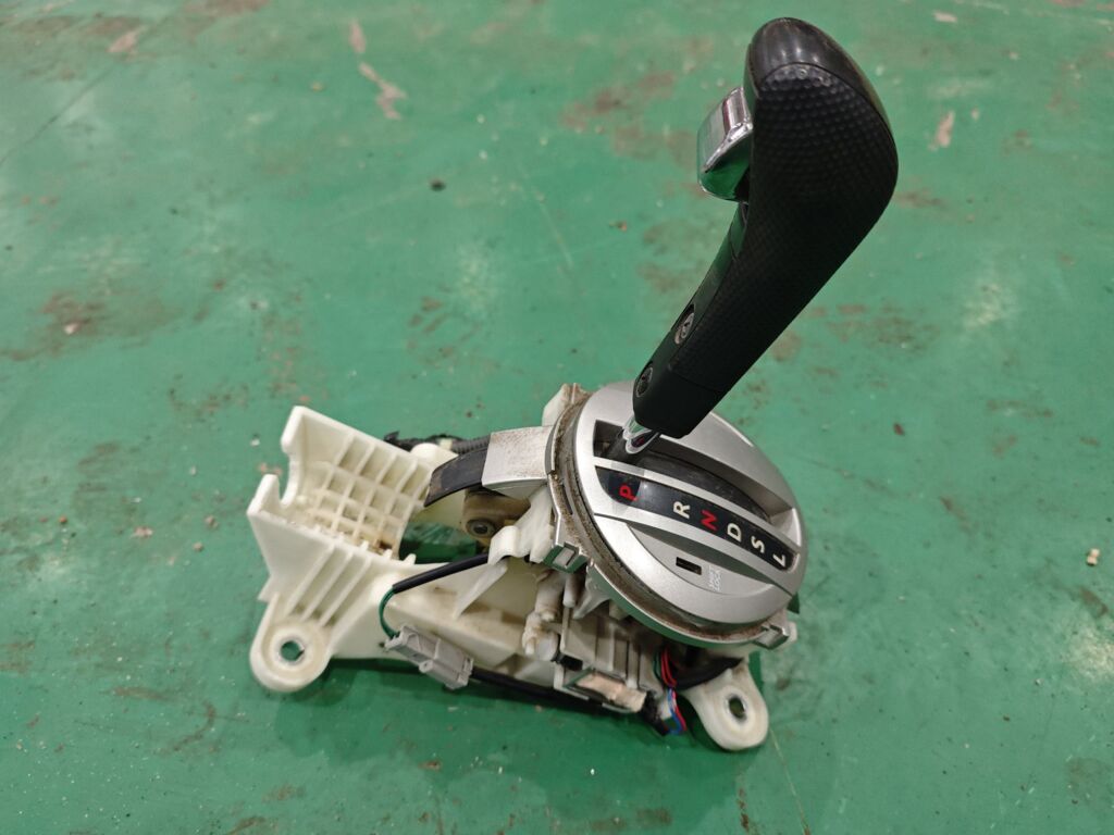 Ручка КПП на Honda Jazz GD3