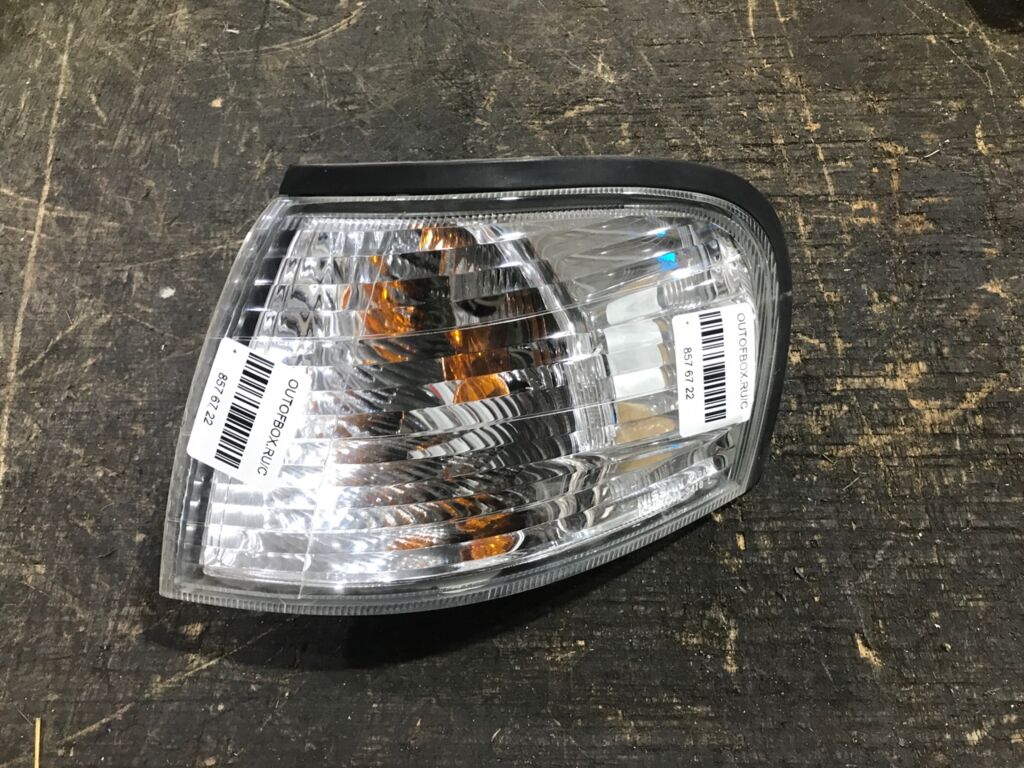 Поворотник к фаре на Nissan Sunny FB15 3418, Левое расположение